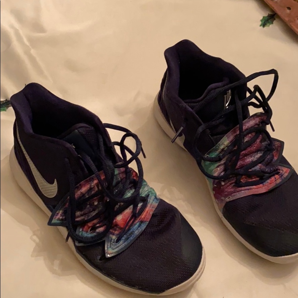 Kyrie 5’s